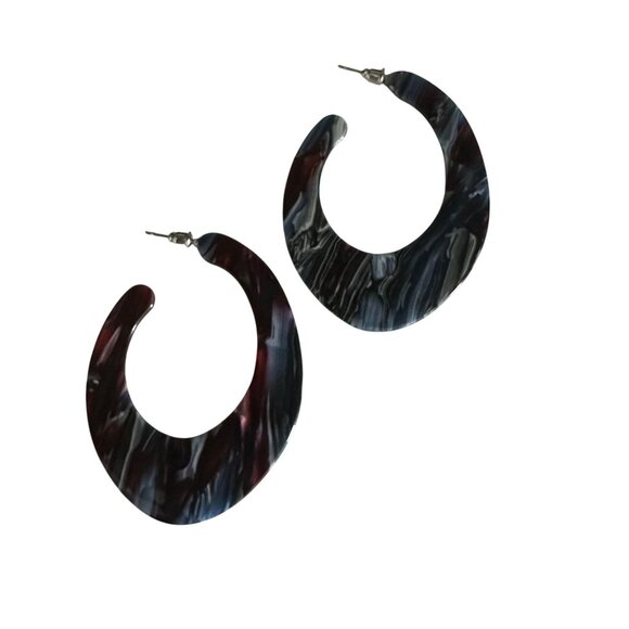 Abstract Resin Hoop Earrings In Marble Design - Picture 1 of 3